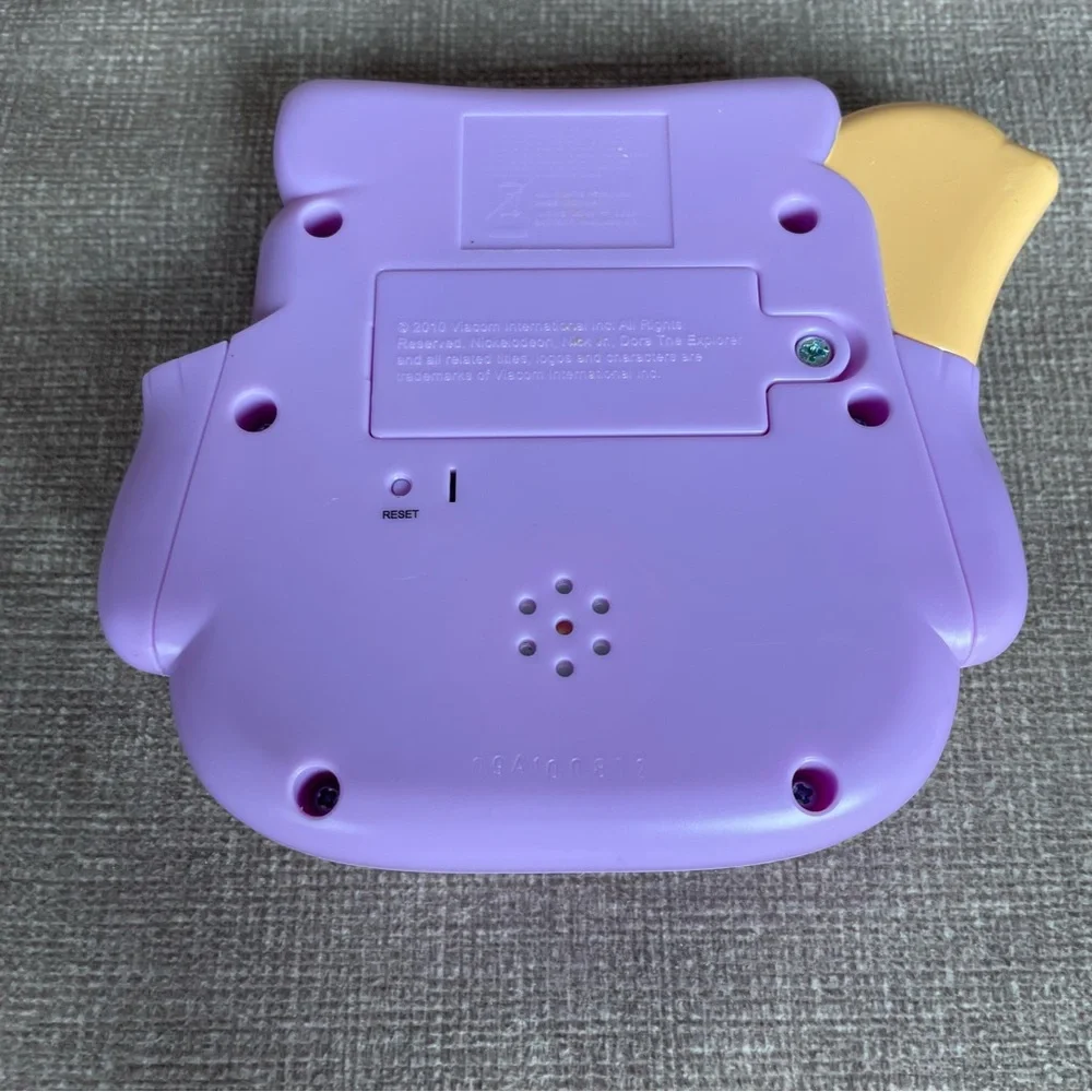 2010 technosource Dora the explorer Dora’s backpack adventure handheld LCD game